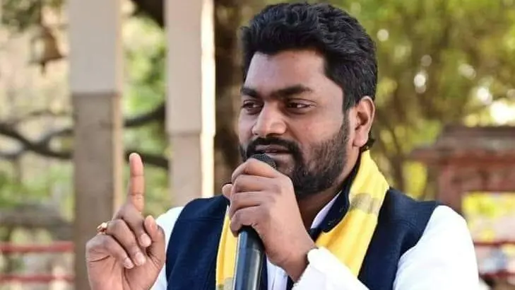 कुशीनगर में सुभासपा महासचिव पर भीड़ ने बोला हमला, अरविंद राजभर की गाड़ी में आग लगाने की कोशिश