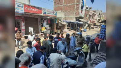 आगरा में कुट्टू का आटा खाने से फूड प्वाइजनिंग का शिकार हुए लोग, पीड़ितों ने दुकान के बाहर किया हंगामा