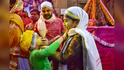 Holi 2022: केमिकल युक्त रंगों से हो सकता है कैंसर, होली खेलते समय इन बातों का रखें ध्यान