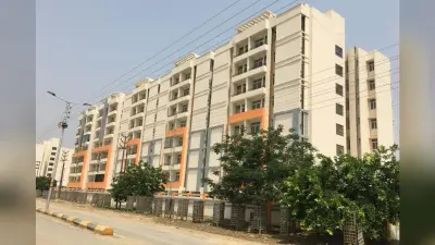 नोएडा में घर खरीदने का बना रहे हैं प्लान? प्राधिकरण ने जारी की फ्लैटों की पूरी लिस्ट, यहां देखें