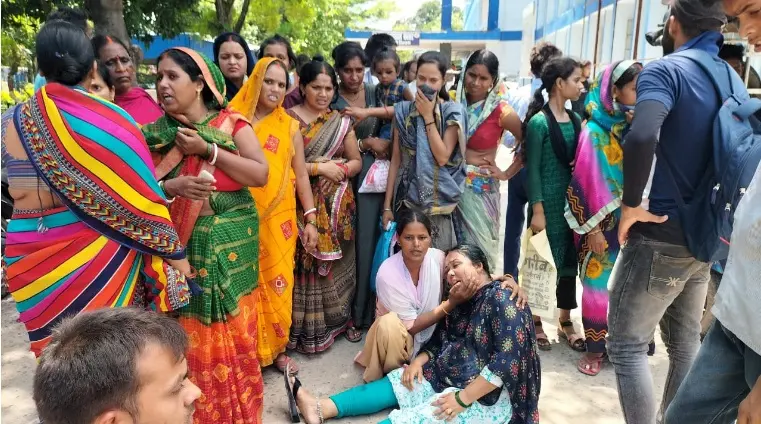 बक्सर के गंगा घाट पर एक ही परिवार के चार बच्चे डूबे, पत्रकार पुत्र समेत तीन की मौत