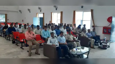 Jharkhand: लोहरदगा में हुई शांति समिति की बैठक, एसपी ने कहा सोशल मीडिया के दुरुपयोग से बचें