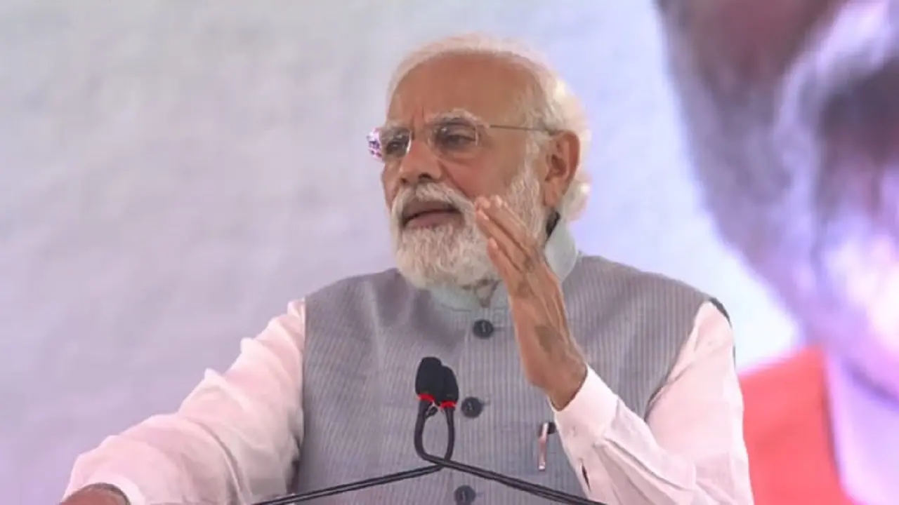 PM मोदी की तरफ अचानक बढ़े माले विधायक महबूब, गिरिराज सिंह व अन्य BJP नेताओं ने फौरन रोका, जानें मामला