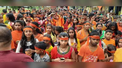 Jharkhand: सिमडेगा के छिंदा नदी से निकली कांवड़ यात्रा, देवी गुड़ी शिव मंदिर में श्रद्धालुओं ने चढ़ाया जल