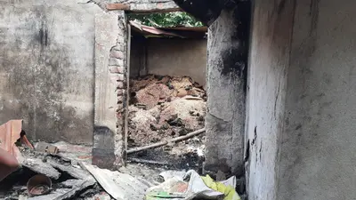अररिया में आग लगने से तीन घर जलकर खाक, लाखों की संपत्ति राख, एक की मौत पांच घायल