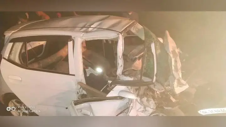 Aligarh News: तेज रफ्तार टैंकर ने कार को मारी टक्कर, चालक समेत तीन की मौत