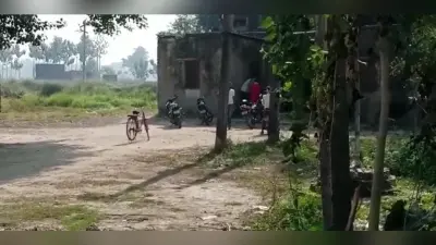 समितियों के साथ प्राइवेट दुकानों से डीएपी खत्म हो जाने से किसान परेशान, कृषि अधिकारी बोले- कल…
