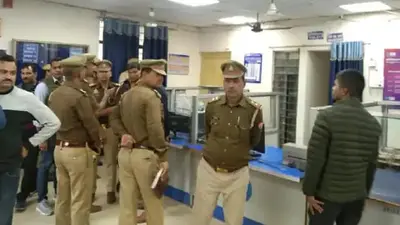 Kanpur: फिल्मी स्टाइल से चोरों ने SBI बैंक में लगाई सेंध, स्ट्रांग रूम काटकर उड़ा ले गए 1.8 किलो सोना