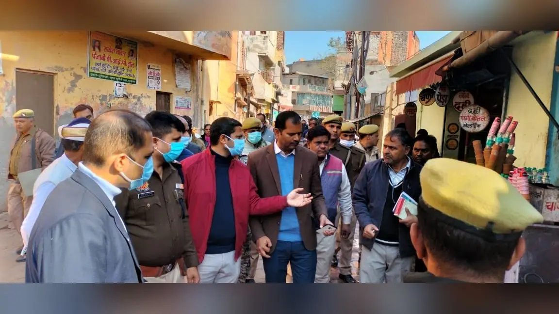 Mathura: पांच एकड़ जमीन पर बनेगा बांके बिहारी मंदिर कॉरिडोर, 8 सदस्यों की टीम गठित, ऐसे करेगी काम…
