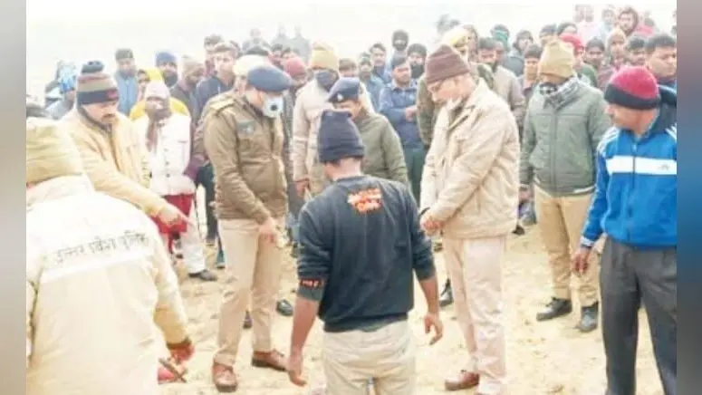 Bareilly News: इलेक्ट्रीशियन की धारदार हथियार से गला रेतकर हत्या, गांव के पास मिला शव, जांच में जुटी पुलिस