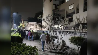 Lucknow Building Collapse: वजीर हसन रोड पर भूकंप से अपार्टमेंट गिरा, 15 से 20 लोग दबे
