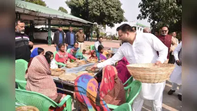 तेजस्वी यादव ने शादी के बाद पहली बार बसंत पंचमी पर दी दावत, जगदानंद सिंह ने बांटी जलेबी, देखें तस्वीरें