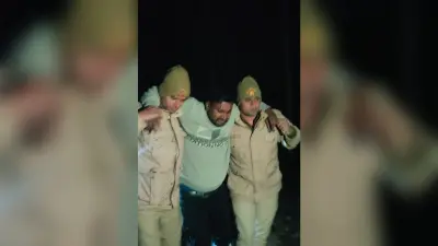 Bareilly: पुलिस और गो तस्करों के बीच मुठभेड़, तीन के पैर में लगी गोली, एक सिपाही भी घायल