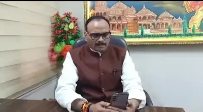 कानपुर देहात अग्निकांड: शव के अंतिम संस्कार के लिए राजी हुए परिजन, डिप्टी सीएम से हुई वीडियो कॉल पर बात