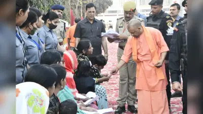 UP News : पैसे के अभाव में नहीं रुकेगा किसी का इलाज, मुख्यमंत्री योगी आदित्यनाथ ने कही ये बड़ी बात