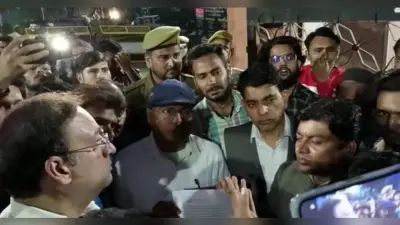 बीटेक स्टूडेंट की थाना में पिटाई , एएमयू छात्रों ने निकाला प्रोटेस्ट मार्च , जानिये क्या है पूरा मामला