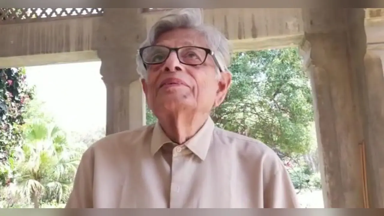 किताबों में मुगल नहीं रहेंगे तो ताजमहल- राजस्थान कैसे बचेगा , जानिए इतिहासकार इरफान हबीब ने क्यों कहा बेवकूफ