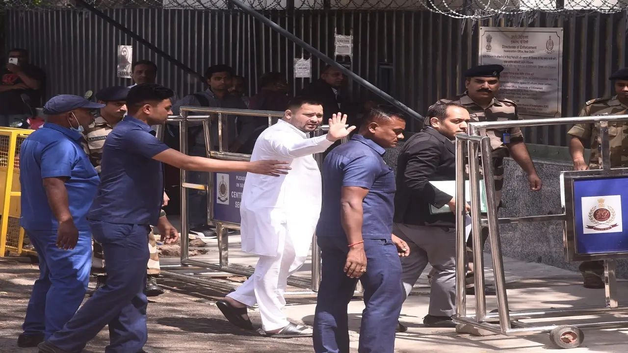 Land for Job Scam: तेजस्वी यादव से आज इडी करेगी पूछताछ, पढ़िए लालू प्रसाद से क्या सब पूछा