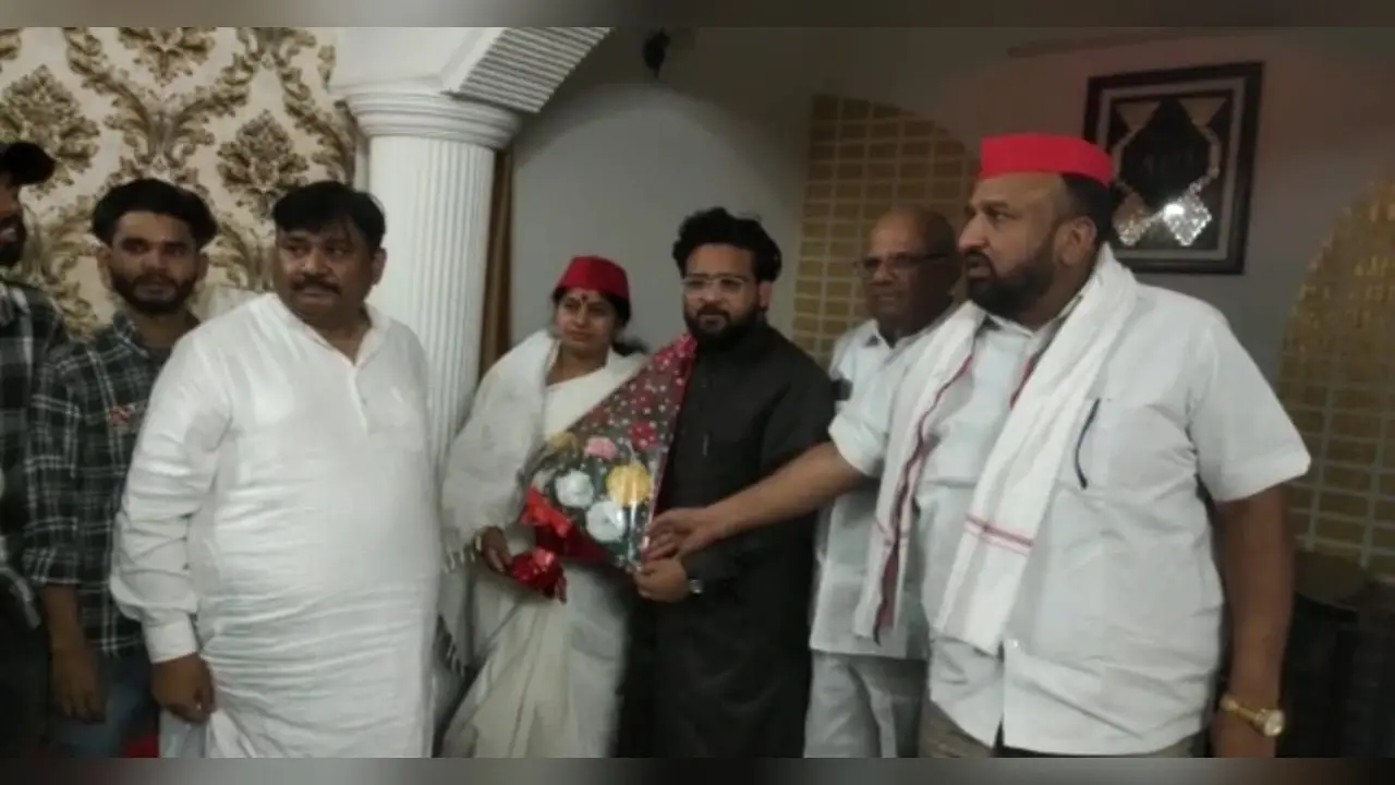 यूपी निकाय चुनाव: AIMIM के महासचिव ने दिन में सपा प्रत्याशी का किया समर्थन, शाम को पार्टी ने उन्हें बाहर किया