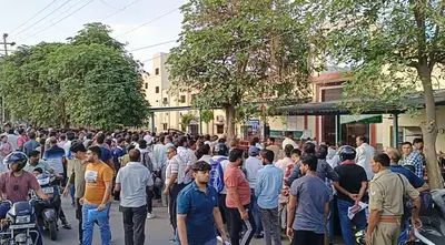 नीट एग्जाम: परीक्षार्थियों के खिले चेहरे, फिजिक्स और बायो के सवाल हुए फटाफट हल, केमिस्ट्री ने किया परेशान