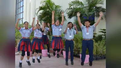 CBSE Result: आगरा में सीबीएससी में 12वीं में मानवेंद्र और खुशी ने किया टॉप, दसवीं में छवि वर्मा ने मारी बाजी
