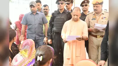 मुख्यमंत्री के जनता दरबार में उपचार के लिए मदद मांगने वाले , सीएम ने दिए एस्टीमेट बनाने के निर्देश