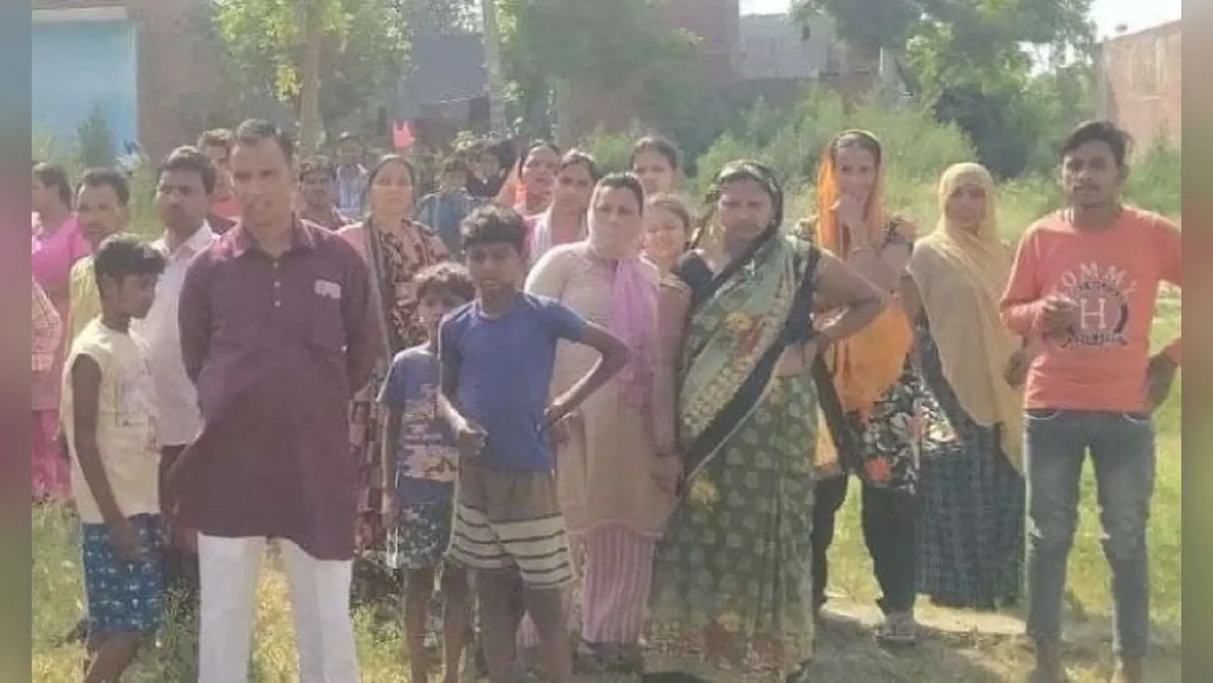 जेल से छूटकर घर पहुंचे बदमाश ने पत्नी को पहले पीटा फिर उसकी हत्या कर दी, पास खड़े युवक को भी मारी गोली