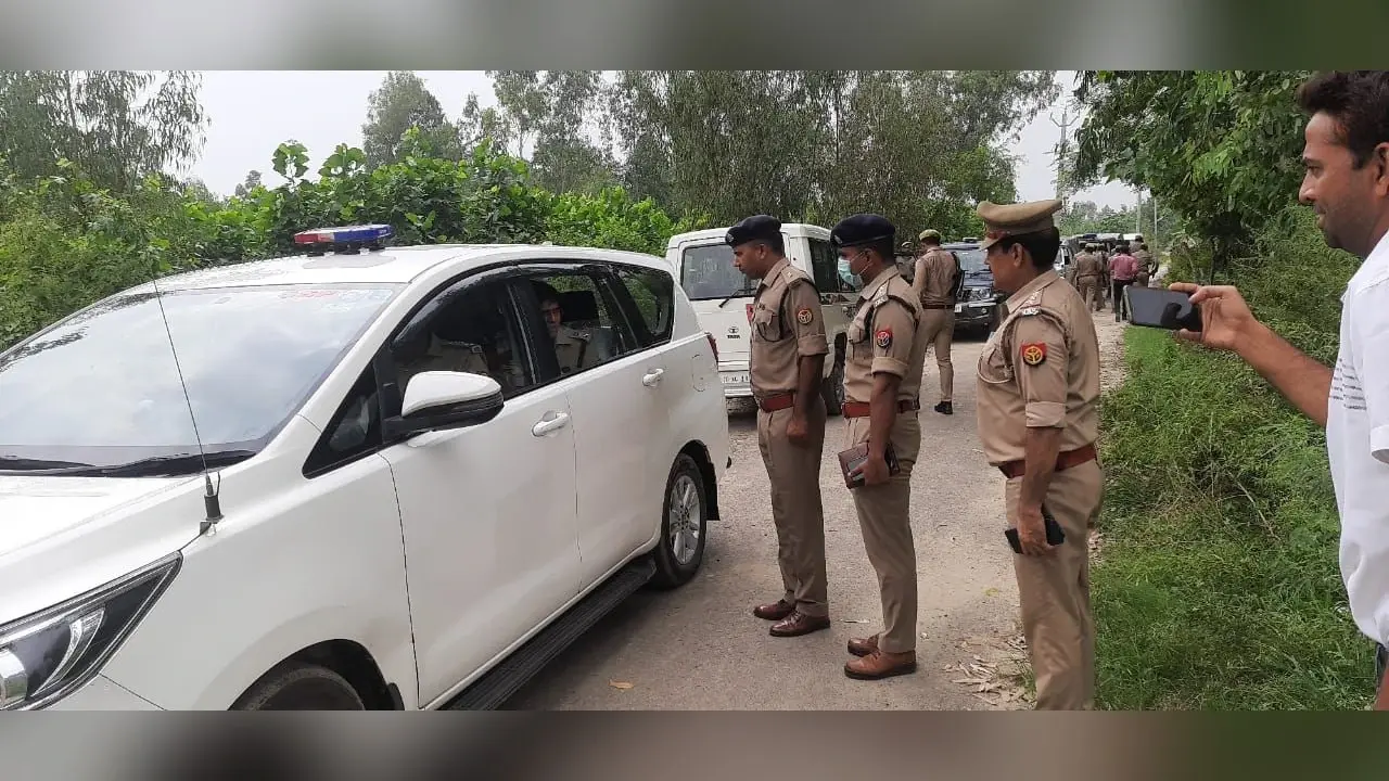 UP News : अब फतेहगंज पश्चिमी के जंगल में मिला महिला का अर्धनग्न शव, दुष्कर्म के बाद हत्या की आशंका