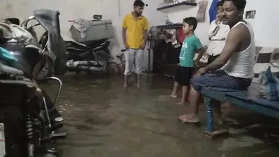 दो दिन की बारिश से गोरखपुर में जलनिकासी व्यवस्था चरमराई, घाघरा, रोहिन, राप्ती नदी का जलस्तर बढ़ रहा