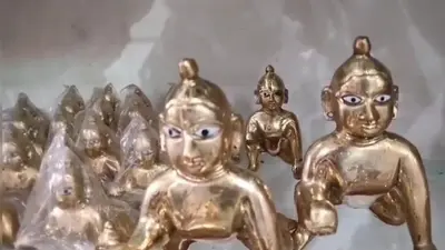 अलीगढ़: लड्डू गोपाल की मूर्तियों का देश ही नहीं विदेशों में भी डिमांड, जन्माष्टमी आने से पहले बढ़ी मांग