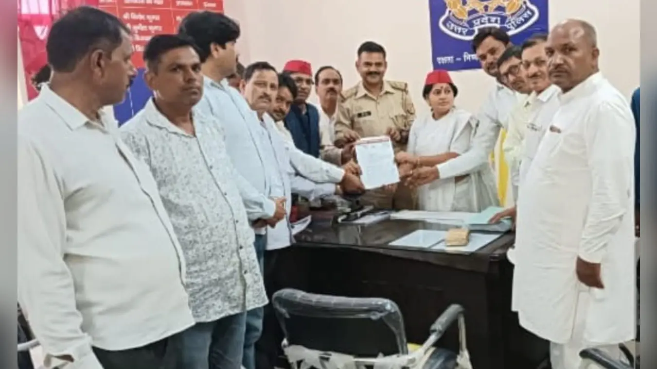 अखिलेश पर टिप्पणी करने वाले अयोध्या की हनुमानगढ़ी के महंत राजू दास के खिलाफ अलीगढ़ में सपाइयों ने दी तहरीर