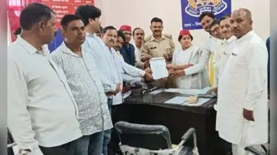 अखिलेश पर टिप्पणी करने वाले अयोध्या की हनुमानगढ़ी के महंत राजू दास के खिलाफ अलीगढ़ में सपाइयों ने दी तहरीर