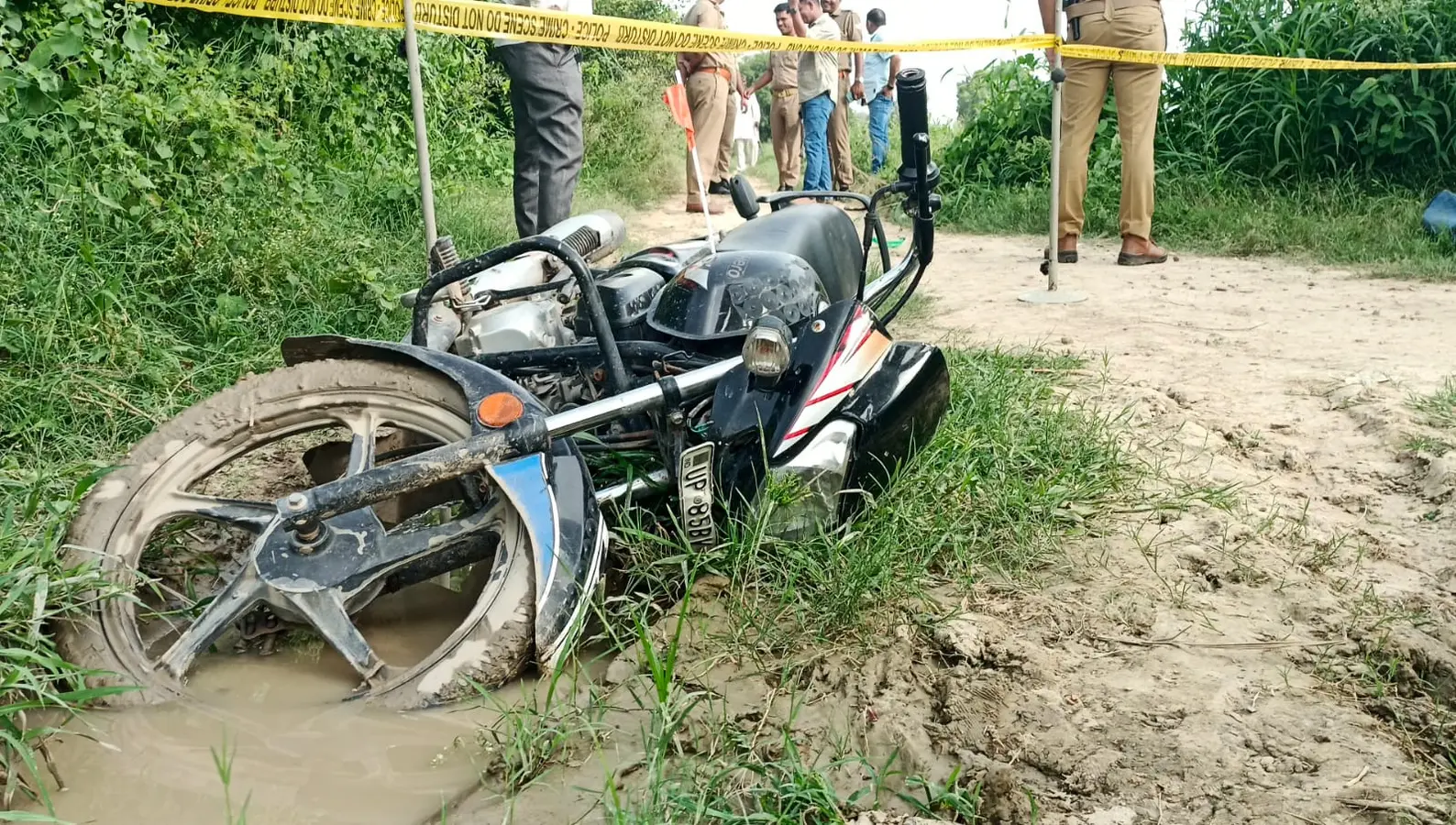 UP News: मथुरा में मासूम का अपहरण कर भाग रहे बदमाशों से पुलिस की मुठभेड़, गोली से एक अपराधी घायल, साथी फरार