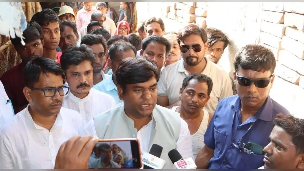 मुजफ्फरपुर नाव हादसाः सुष्मिता का भगवतपुर में मिला शव, सात की अभी भी तलाश जारी, पढ़िए मुकेश सहनी ने क्या कहा?