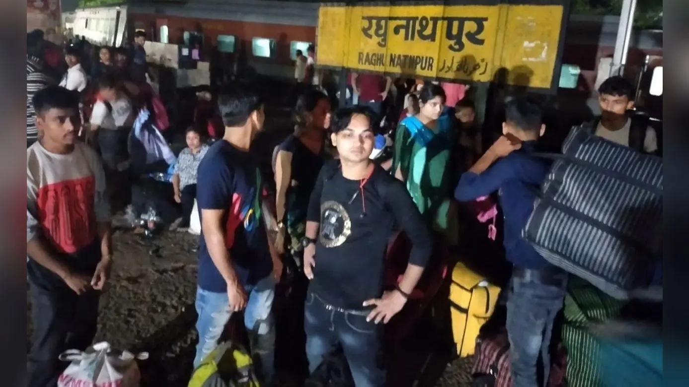 North East Express Train Accident: राजधानी तेजस सहित 21 ट्रेनों का बदला रूट, यहां देखें पूरी लिस्ट…