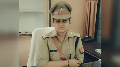 Aligarh के चंडौस में राम बारात पर हमला के मामले में बड़ी कार्रवाई, 24 घंटे में हटाए सीओ गभाना सुमन कनौजिया