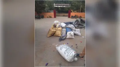Aligarh : पुलिस ने 10 कुंतल अवैध पटाखा बरामद किया, पांच आरोपी फरार