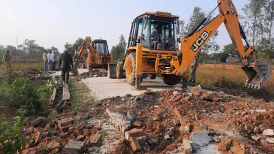Bareilly News: अंबर ग्रीन, कुंज वाटिका और हाइवे एनक्लेव पर गरजा BDA का बुलडोजर, 75 बीघा अवैध कालोनी ध्वस्त