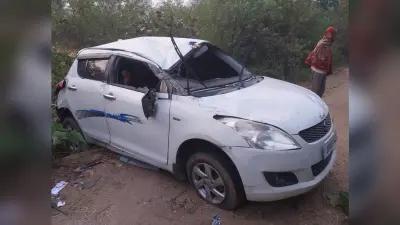 बोकारो : दस फीट गहरे गड्ढे में गिरी कार, चालक की मौत