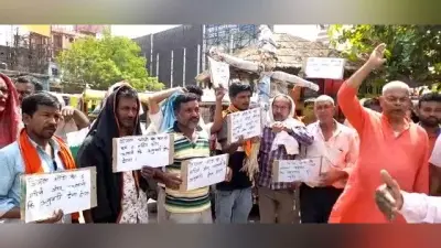 पटना के स्टेशन गोलंबर पर ऑटो चालकों का प्रदर्शन , पेट्रोल, डीजल व सीएनजी के बढ़े दाम से नाराज