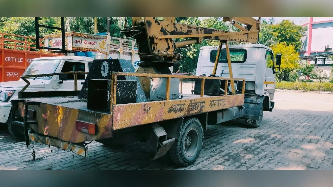पटना नगर निगम के वाहन दौड़ रहे बिना नंबर के, दुर्घटना होने पर ट्रेस करना मुश्किल