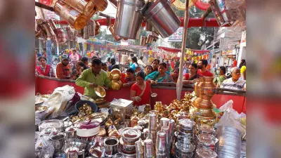 Diwali 2022 :धनतेरस को लेकर बाजार में ऑफरों की बहार है, ऑनलाइन डिलिवरी सहित बाइक की बढ़ी ब्रिक्री