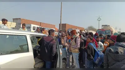 Agra News: स्कूल प्रशासन की लापरवाही के चलते नहीं हो पाया CTET का एग्जाम, परीक्षार्थियों ने NH-92 को किया जाम