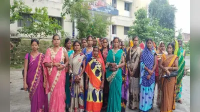 आजादी का अमृत महोत्सव: झंडोत्तोलन की तस्वीर से छेड़छाड़, सोशल मीडिया पर किया Viral, महिलाओं ने की ये मांग