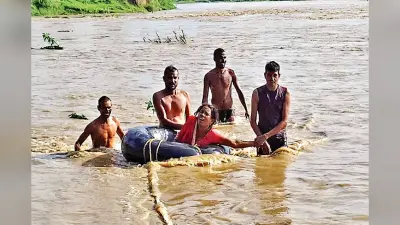 चतरा में चार घंटे तक महिला की अटकी रही सांस, तैराकों ने सुरक्षित निकाला