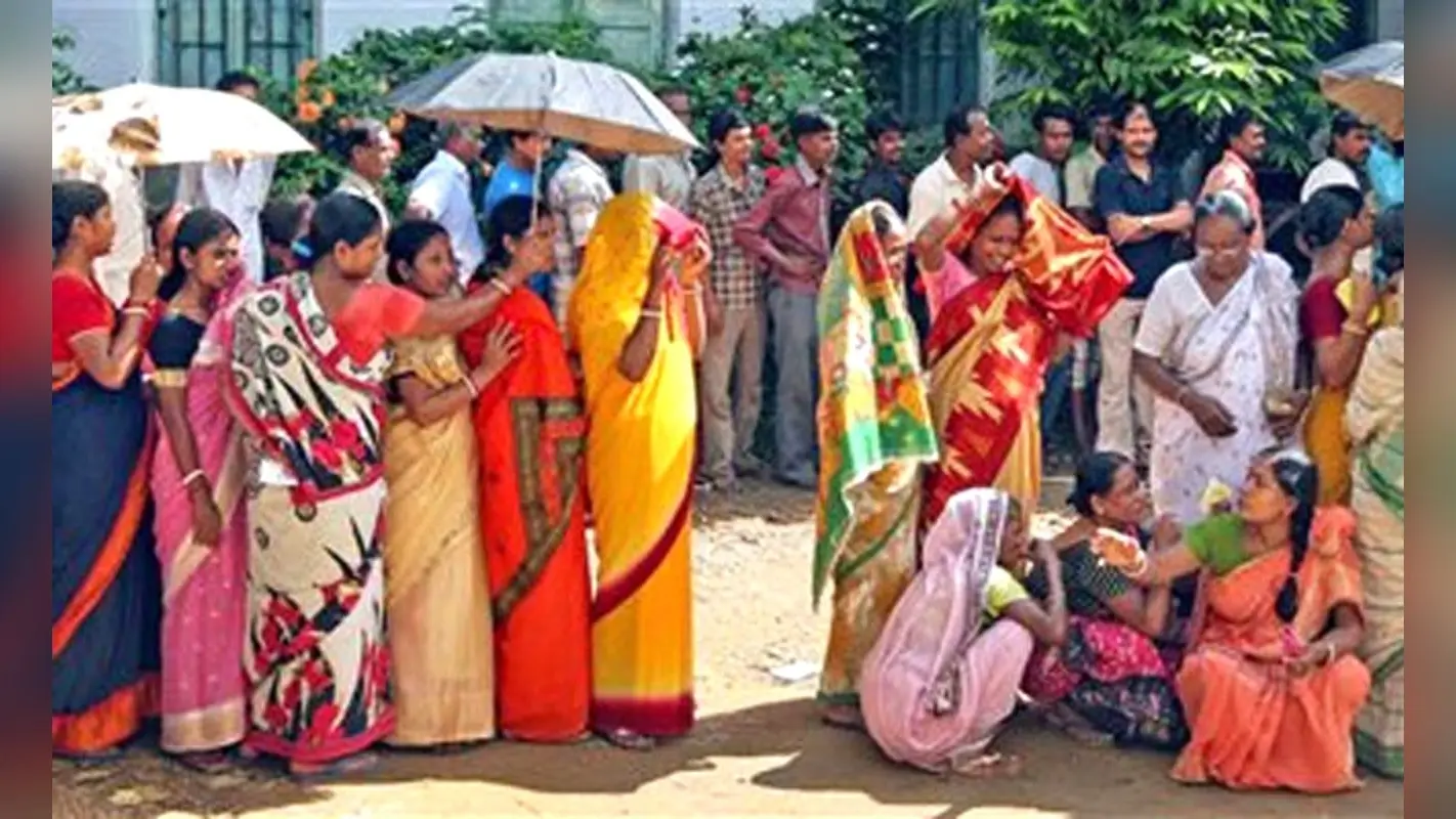 Bengal Election 2021: महिला मतदाताओं को लुभाने में जुटी भाजपा और तृणमूल कांग्रेस