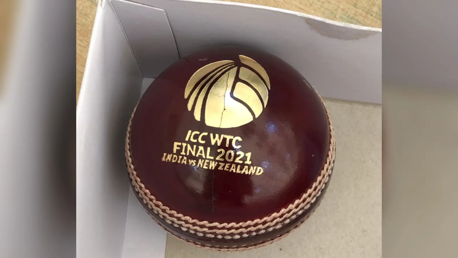 WTC Final 2021 : इस खास गेंद से खेला जाएगा वर्ल्ड टेस्ट चैंपियनशिप का फाइनल मुकाबला, पहली तसवीर जारी