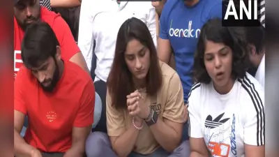 Wrestler Protest: बृजभूषण शरण सिंह के खिलाफ फिर धरने पर बैठे भारतीय स्टार पहलवान, खेल मंत्रलाय से जताई नाराजगी
