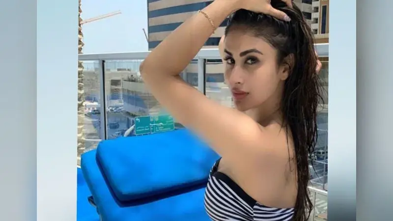 ‘Naagin’ एक्ट्रेस मौनी रॉय ने अपने बिकिनी लुक से इंटरनेट पर मचाया तहलका, फैंस बोले- आपको मैंने देखा तो…