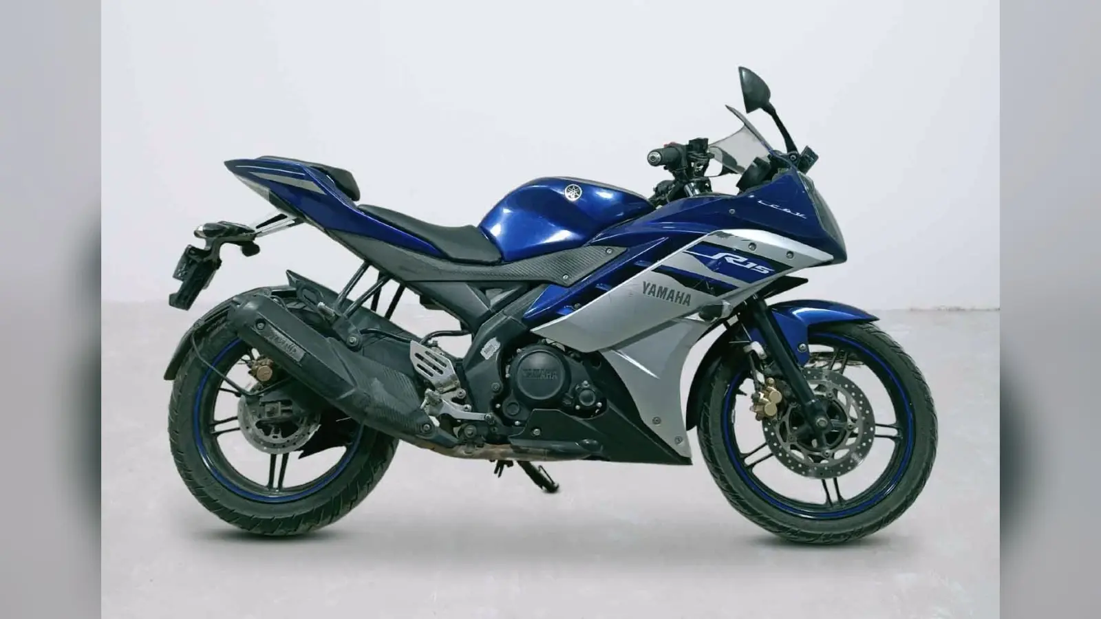 30 हजार रुपये में घर ले जाएं Yamaha R15, यहां पाएं ऑफर्स की जानकारी